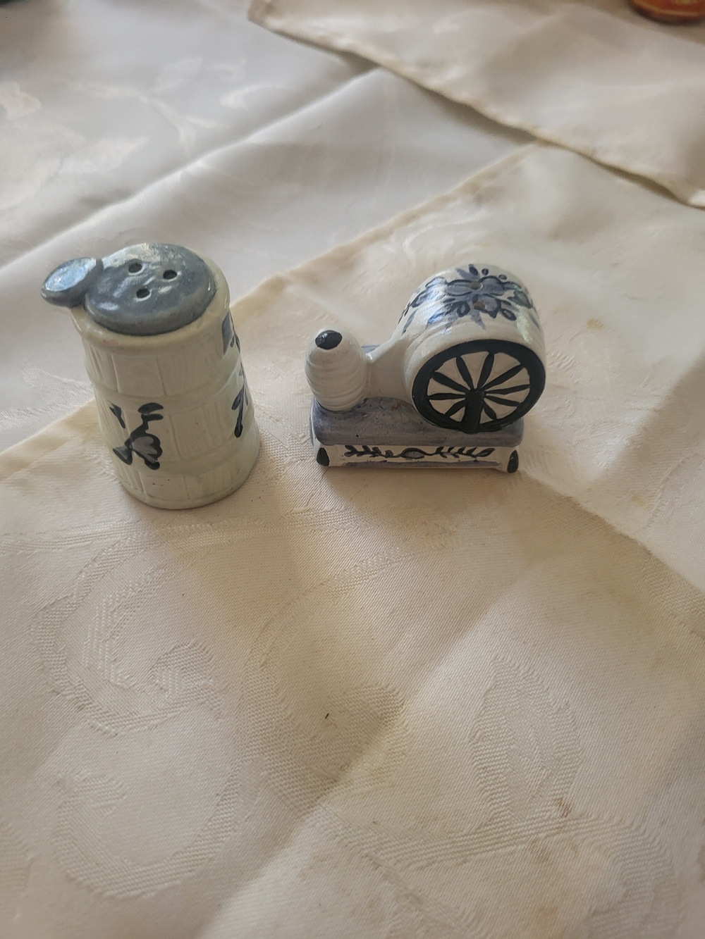 Shakers - Salt and Pepper - White w/dark Blue Flower Pattern Ceramic #43201